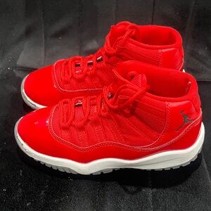 Jordan Kids Red High-Top Sneakers